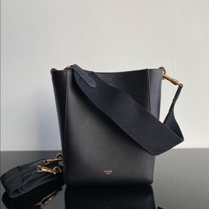 Celine sangle bucket bag